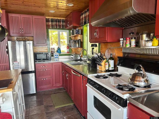 L16, 17, 20 B1 Middle Island, House other with 2 bedrooms, 1 bathrooms and null parking in Sitka AK | Image 8