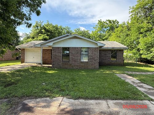 1209 W Kiamichi St, Hugo, OK, 74743-6409 | Card Image