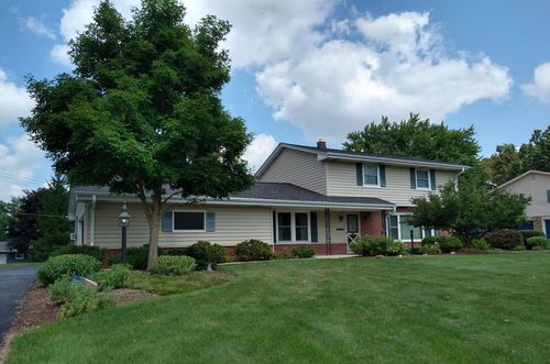 17880 Redvere Drive, Brookfield, WI, 53045 | Card Image