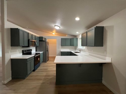 537 Se Ponderosa Dr, Madras, OR, 97741-2023 | Card Image