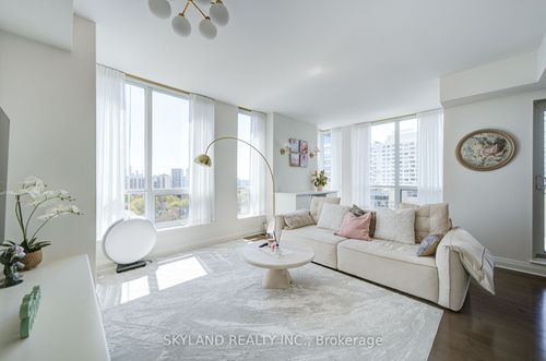 1507-83 Redpath Ave, Toronto, ON, M4S0A2 | Card Image