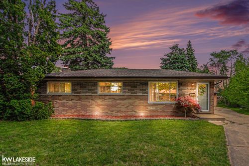 32654 Wareham Ct, Warren, MI, 48092-1025 | Card Image