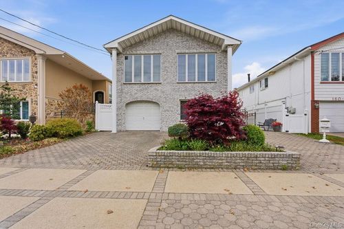 160-12 92nd Street, New York, NY, 11414 | Card Image