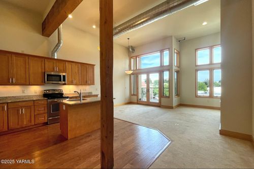 ste-303-17 N 3rd St, Yakima, WA, 98901-2709 | Card Image