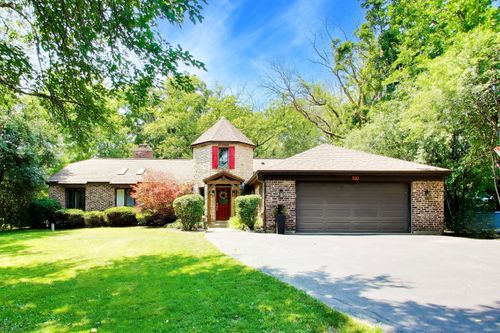 700 Maple St, Prospect Heights, IL, 60070-1325 | Card Image