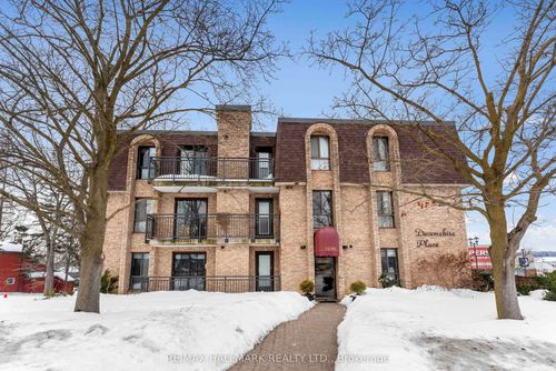 402-15390 Yonge St, Aurora, ON, L4G1N8 | Card Image