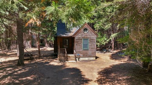 8555 Savannah Way, Shingletown, CA, 96088-9308 | Card Image
