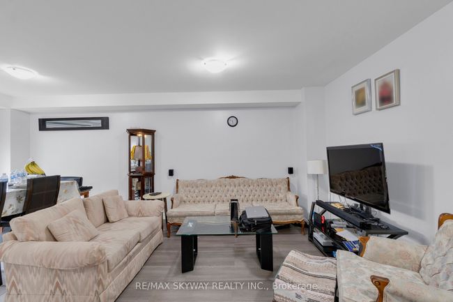 19 Rednor Dr, House attached with 4 bedrooms, 4 bathrooms and 4 parking in Brampton ON | Image 10