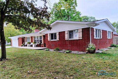 826 Parkview Ave, Bryan, OH, 43506-1530 | Card Image