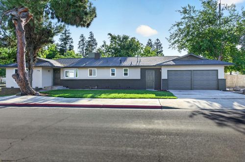 210 N Sunnyside Ave, Clovis, CA, 93611-0565 | Card Image