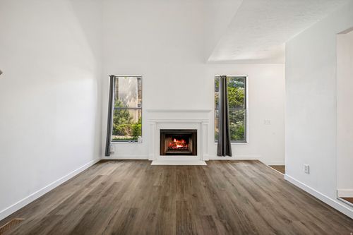 8736 Oakwood Park Cir, Sandy, UT, 84094-1800 | Card Image