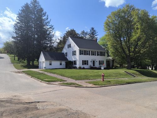 203 N 8th Ave, Iron River, MI, 49935-1611 | Card Image