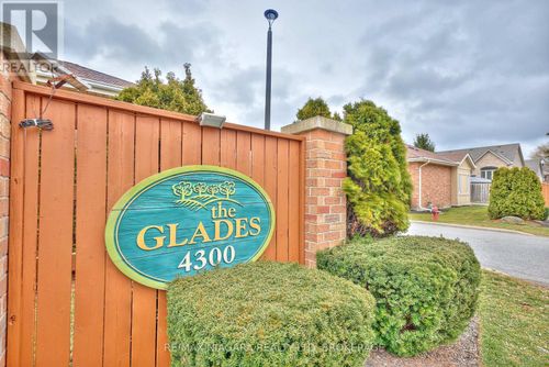 10-4300 Kalar Road, Niagara Falls (Ascot), ON, L2H1S8 | Card Image
