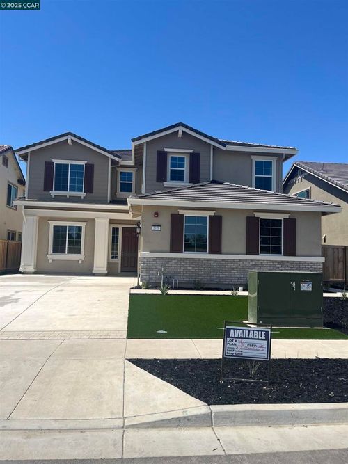 2726 Moonflower St, West Sacramento, CA, 95691-5531 | Card Image