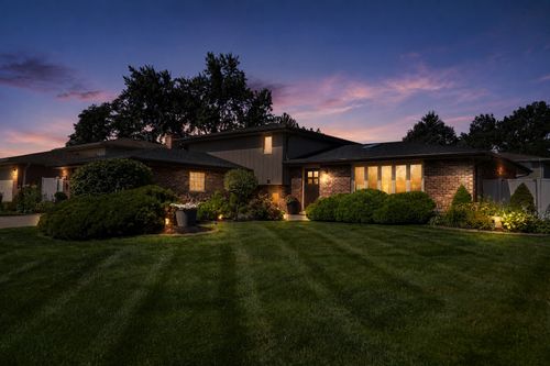13940 Charleston Dr, Orland Park, IL, 60462-2047 | Card Image