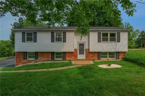 615 Whistler Dr, Rochester, PA, 15074-1219 | Card Image