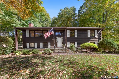40 E Rocks Rd, Norwalk, CT, 06851-2922 | Card Image