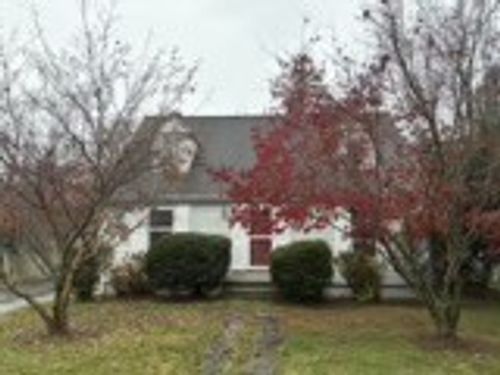 10 Jesse Davis Ln, Barrington, RI, 02806-4422 | Card Image
