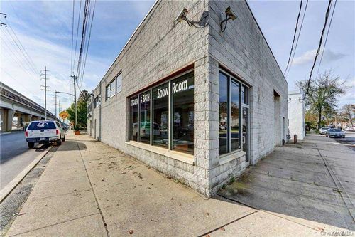 120-116-120 E Hoffman Ave, Lindenhurst, NY, 11757-5029 | Card Image