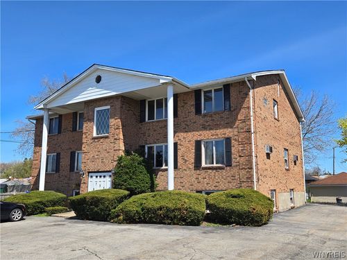 735 Harlem Road, West Seneca, NY, 14224 | Card Image