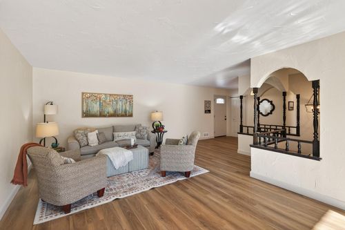 2803 Loop Rd S, Burnsville, MN, 55306-5255 | Card Image