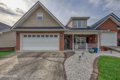 1418 Hazelgreen Way, Knoxville, TN, 37912-1256 | Card Image