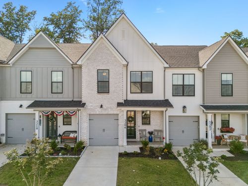 3206 Sassafras Ln, Thompsons Station, TN, 37179-6310 | Card Image