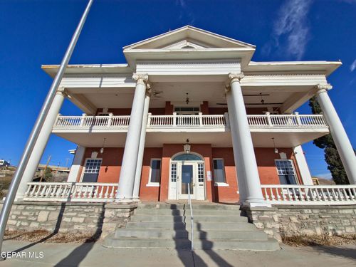 1725 Arizona Ave, El Paso, TX, 79902-5103 | Card Image