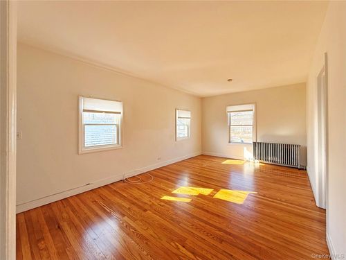 495 Montauk Highway, Southampton, NY, 11942 | Card Image