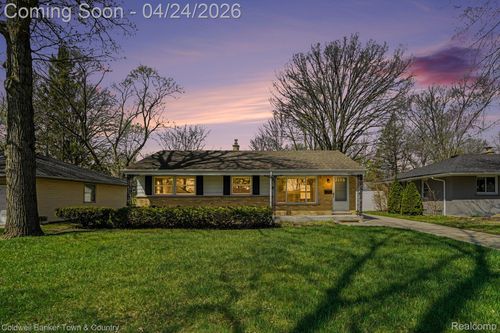 27691 Lexington Pkwy, Southfield, MI, 48076-3527 | Card Image