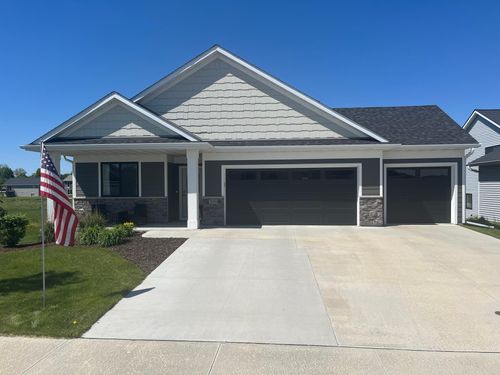 2018 Douglas Trail Dr Se, Pine Island, MN, 55963-2818 | Card Image