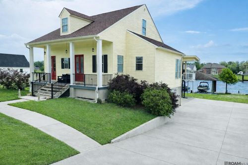 11416 River Highlands Dr, Saint Amant, LA, 70774-5021 | Card Image
