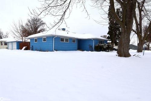 1809 S 3rd St, Marshalltown, IA, 50158-4204 | Card Image