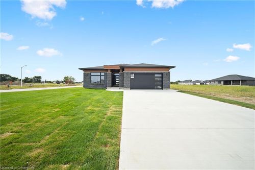 3585 Britt Blvd, Camlachie, ON, N0N1E0 | Card Image