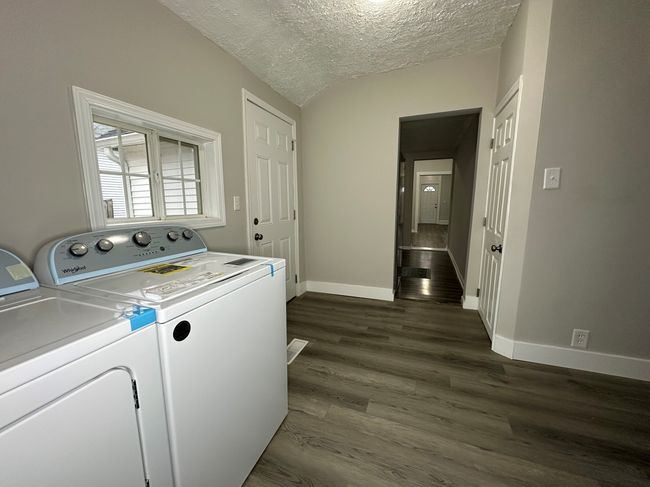 Laundry on main | Image 22