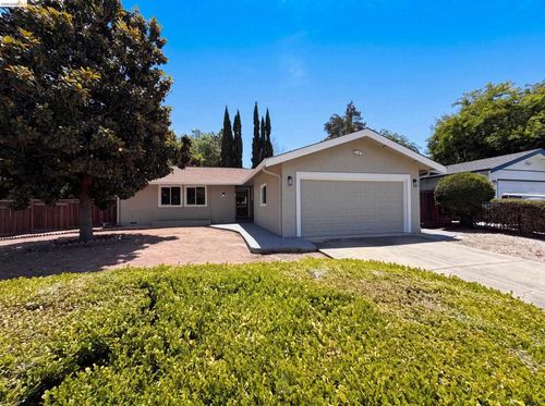 1496 Soccer Ct, Concord, CA, 94518-3850 | Card Image