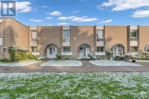 85-19 London Green Crt, North York, ON, M3N1K3 | Card Image