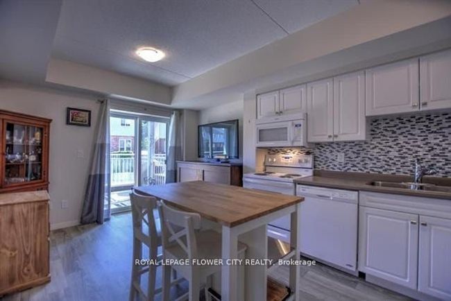 206 - 155 Water St S, Condo with 1 bedrooms, 1 bathrooms and 1 parking in Cambridge ON | Image 5