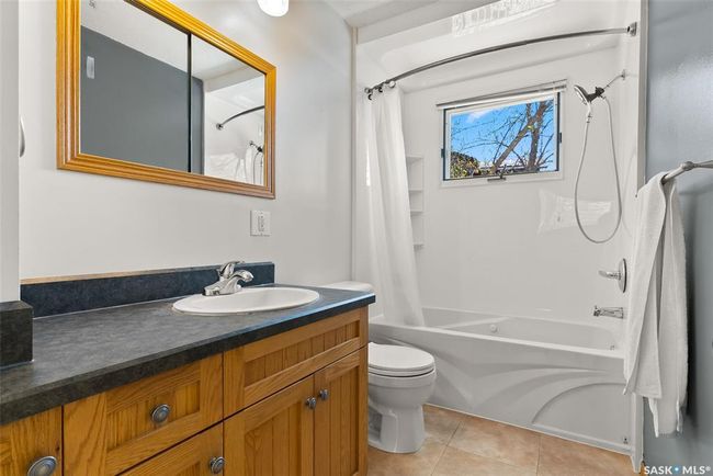 227 &amp; 229 Lakeview Ave, House other with 2 bedrooms, 2 bathrooms and 12 parking in Silton SK | Image 20