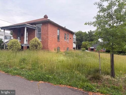 4000 Dent St, CAPITOL HEIGHTS, MD, 20743-5760 | Card Image