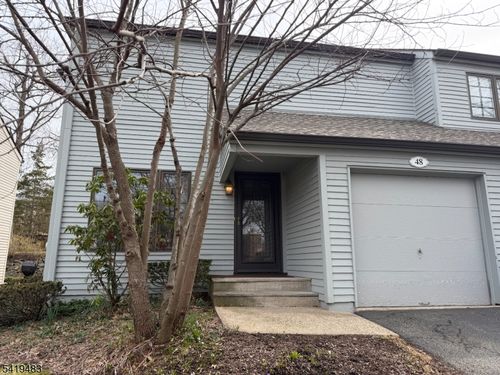 48 Stonegate Dr, Roseland, NJ, 07068-1117 | Card Image