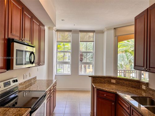 apt-328-3001 Ne 185th St, Aventura, FL, 33180-3340 | Card Image
