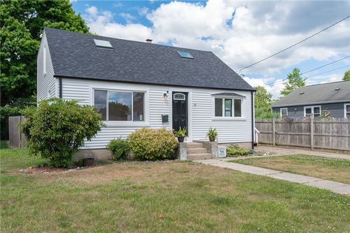 15 Gage St, Warwick, RI, 02889-5006 | Card Image