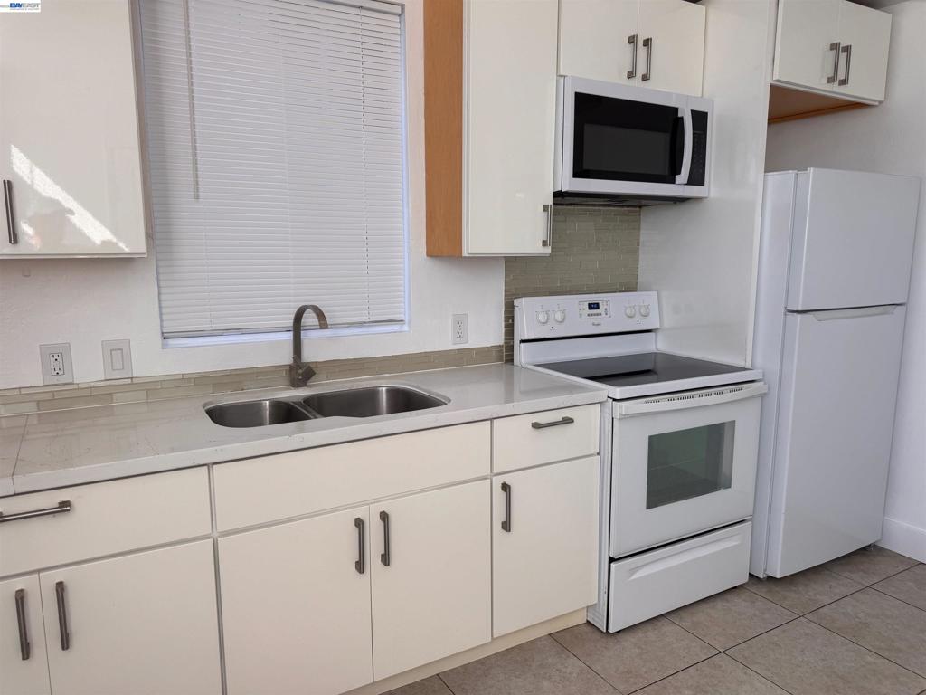 Residential Lease in Oakland 4
