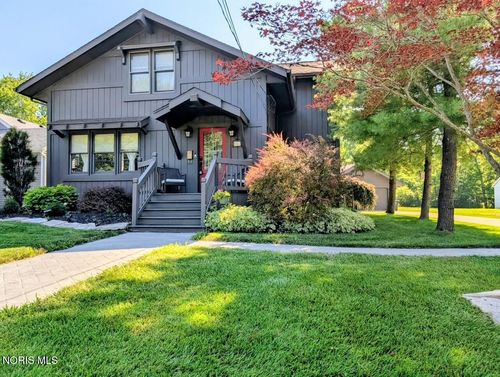 862 Louisiana Ave, Perrysburg, OH, 43551-2335 | Card Image