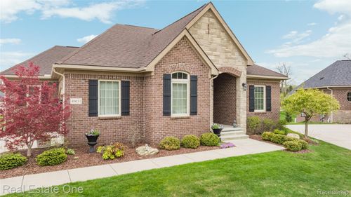 49031 Honey Tree Court Court, Northville, MI, 48168 | Card Image
