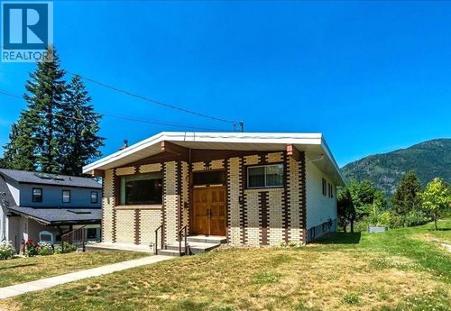 205 Innes Street, Nelson, BC, V1L5E4 | Card Image