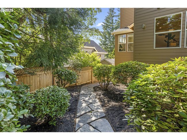 23073 Bland Cir, House other with 5 bedrooms, 3 bathrooms and 3 parking in West Linn OR | Image 39