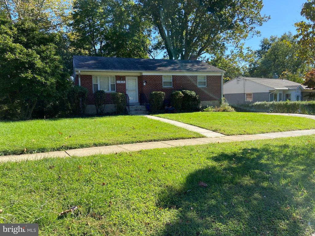 Ashley Dr, Rockville, MD 20852