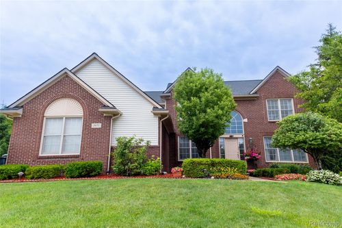 3970 May Center Rd, Lake Orion, MI, 48360-2522 | Card Image